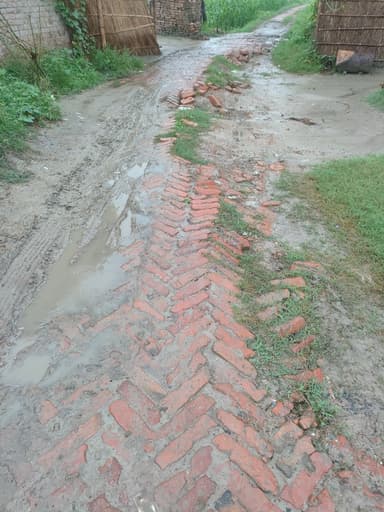 Broken Roads in 7P6W+2W2, Dighwa Dubaulli North, Bihar 841409, India – reported issue