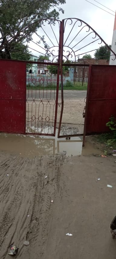 Broken School buildings in 8J9G+RF Jalalpur, Bihar, India – reported issue