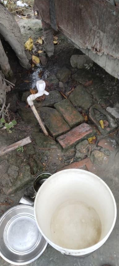 Sewer overflowing in 6RP9+QMR, Sonbarsa, Bihar 841413, India – reported issue