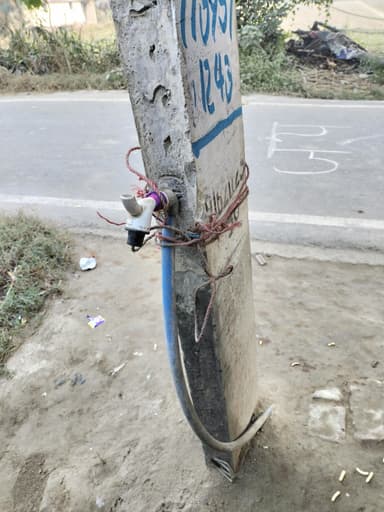 Sewer overflowing in GC34+6J Amwa nakchhed, Bihar, India – reported issue