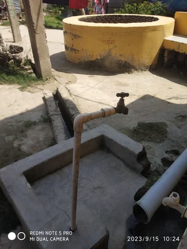 Sewer overflowing in C3JH+78, Majhariya, Bihar 841426, India – reported issue