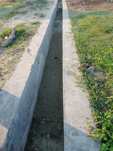 Sewer overflowing in Pararauna - Jagatauli - Bhawani Chhapar Rd, Parrauna, Ghortha, Bihar 841426, India – reported issue