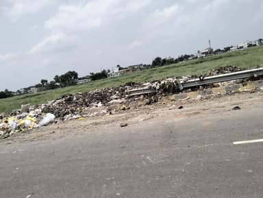 Garbage Problem in N.H -28; Sadhu Chowk, sareyan ward no-3, Gopalganj, Bihar 841428, India – reported issue