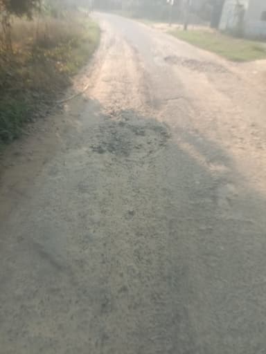 Broken Roads in 87XF+74 Singaha, Bihar, India – reported issue