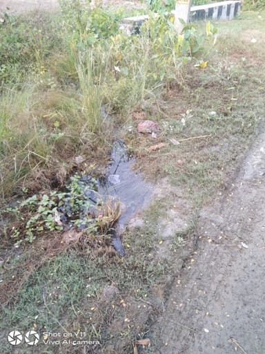 Broken School buildings in G5JJ+8HC, Batar Choraha, Bihar 841441, India – reported issue
