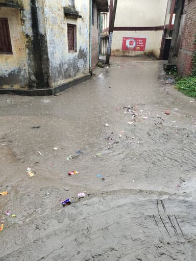 Sewer overflowing in G62P+88V, Sawnahi Patti, Bihar 841425, India – reported issue