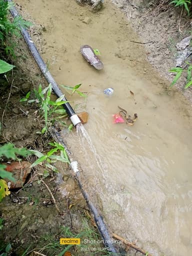 Sewer overflowing in 8JVF+QH4, Road, Sher, Bihar 841407, India – reported issue