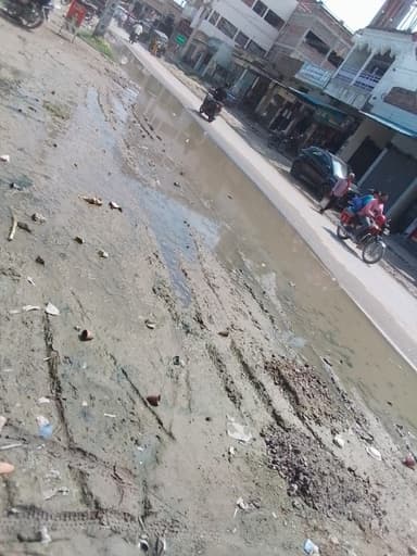 Sewer overflowing in FCFV+P24, Yadopur Rd, Ward 7, Gopalganj, Bihar 841428, India – reported issue
