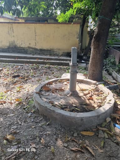 Sewer overflowing in FC8R+MPJ, Police Line, Gopalganj, Bihar 841428, India – reported issue