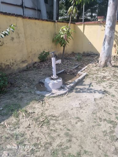 Sewer overflowing in FC8R+MPJ, Police Line, Gopalganj, Bihar 841428, India – reported issue