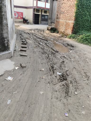 Sewer overflowing in G63Q+GFJ, Sawnahi Bazar, Sawnahi Patti, Bihar 841425, India – reported issue