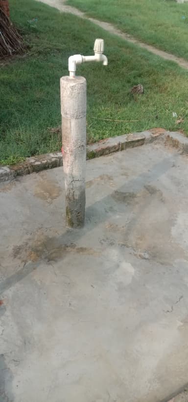 Sewer overflowing in F883+8P7, Sat Kothwa, Bihar 841425, India – reported issue