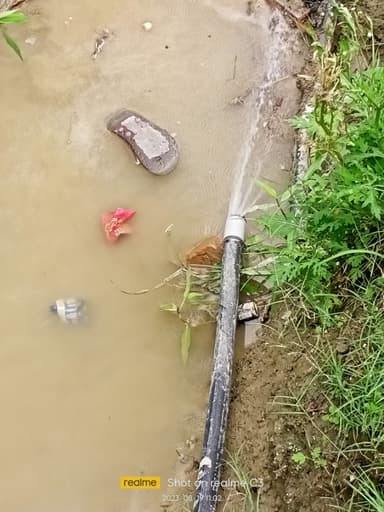 Sewer overflowing in 8JWF+MR3, Bihar 841407, India – reported issue