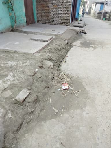 Sewer overflowing in CJH8+584, Sarafra, Bihar 841405, India – resolved