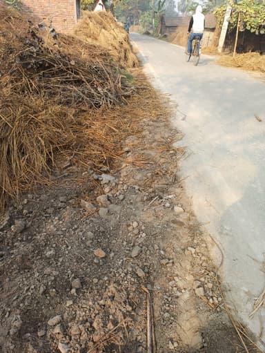 Sewer overflowing in CJH8+7R7, Sarafra, Bihar 841405, India – resolved