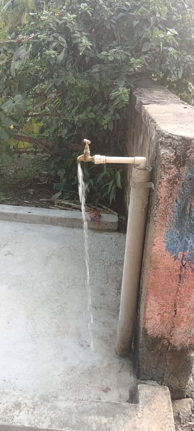 Sewer overflowing in 8MC5+H2 Tola Sakla, Bihar, India – resolved