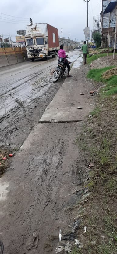 Garbage Problem in N.H -28; Sadhu Chowk, sareyan ward no-3, Gopalganj, Bihar 841428, India – resolved
