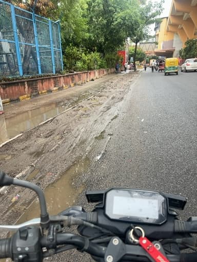 Dust in Model Town Tehsil, North Delhi, Delhi, 110088, India – reported issue