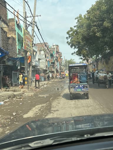Broken Roads in Municipal Complaints – reported issue