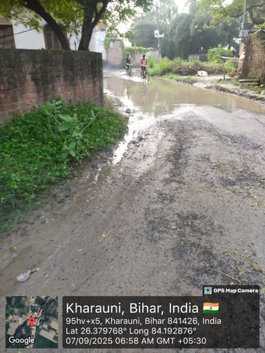 Broken Roads in 95HV+X5, Kharauni, Bihar 841426, India – reported issue