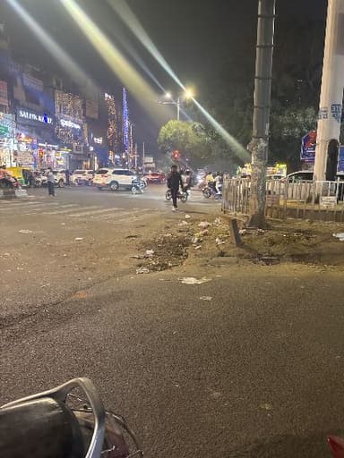 Garbage Problem in M6W3+3H6, Hudson Ln, Block O, Police Lines, GTB Nagar, Delhi, 110033, India – reported issue