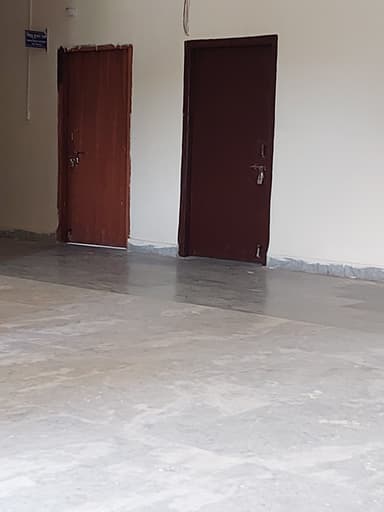 Broken School buildings in CF2R+48P, Manjha - Mishrauliya - Ghamandipur Rd, Manjha Paschimi, Bihar 841420, India – reported issue