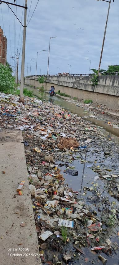 Nal jal Yojna in G9G6+49Q, Sasamusa, Bihar 841505, India – reported issue