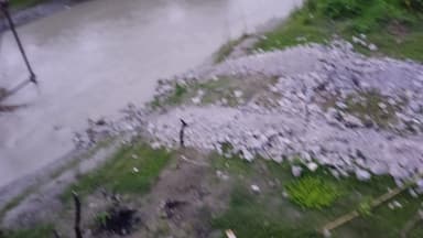 Sewer overflowing in F684+VW Bairagi Tola, Bihar, India – reported issue