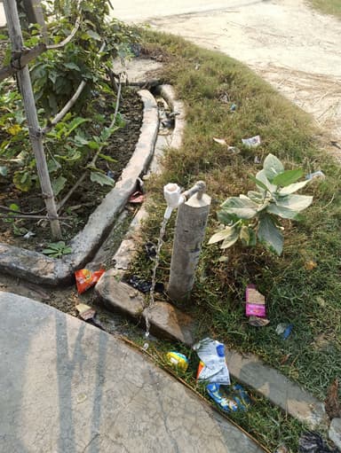 Sewer overflowing in 8PMP+VQR, Bhimpurwa, Rohua Tal, Bihar 841437, India – resolved